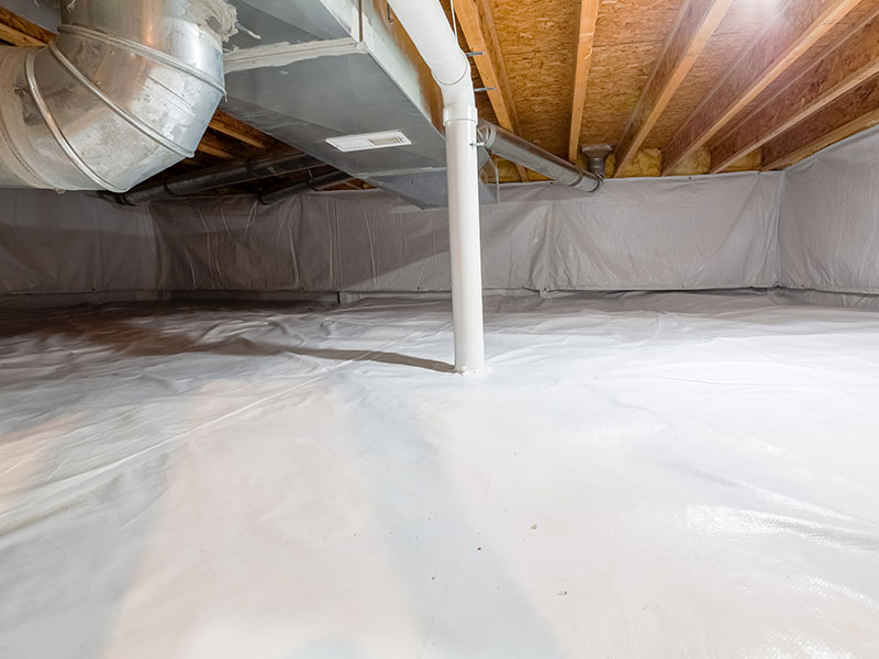 Crawl space with vapor barrier